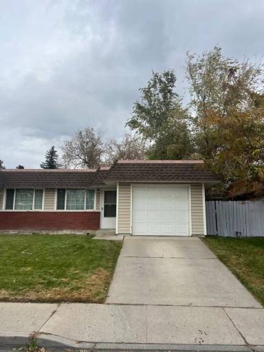 Main picture of 1706 Sue Way