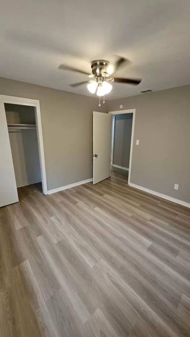 Main picture of 208 Shamrock Dr