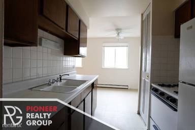 Main picture of 530 W Aldine Ave