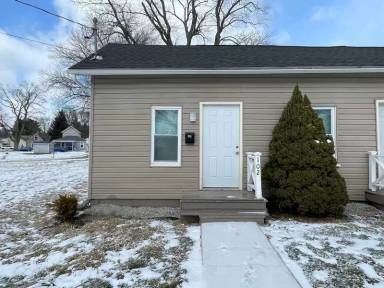 Main picture of 102 Chestnut St