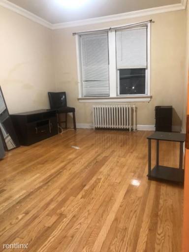 Main picture of 8407 Kennedy Blvd