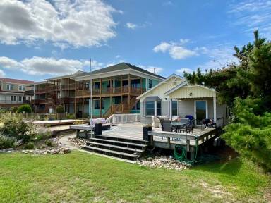 Main picture of 756 W Ocean View Ave