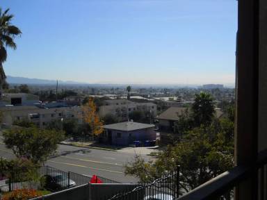 Main picture of 2760 Market St