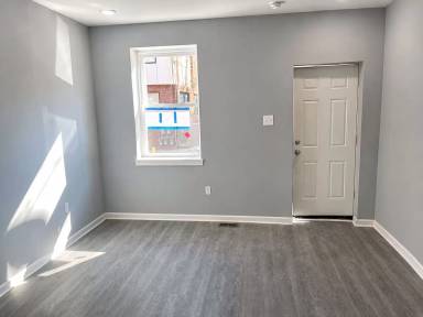 Main picture of 1212 N Randolph St