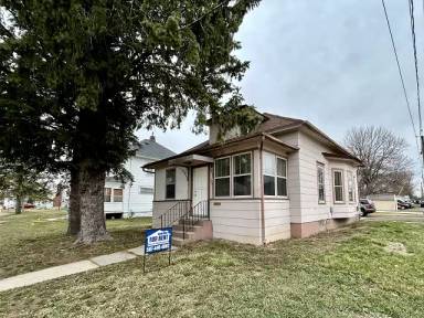 Main picture of 506 7th St NE