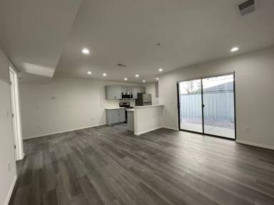 Main picture of 920 Shoofly St