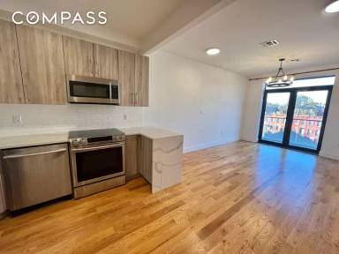Main picture of 813 Jefferson Ave