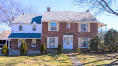 Main picture of 565 Townview Cir E