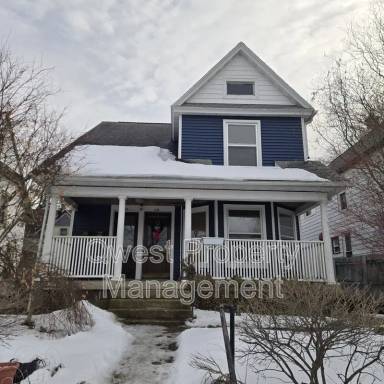 Main picture of 1128 Fulton St E