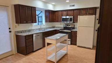 Main picture of 604 Ledgeview Park Dr