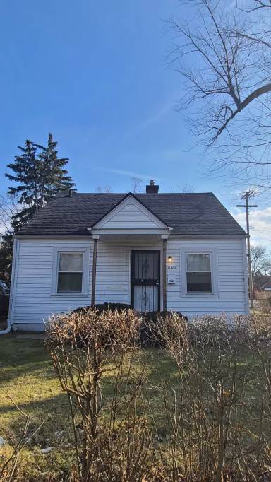 Main picture of 18100 Vaughan St
