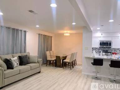 Main picture of 7100 Luella Anne Dr NE