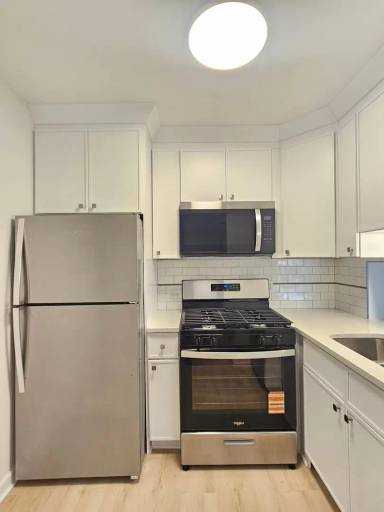 Main picture of 1049 S Main St