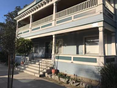 Main picture of 419 Cedar Ave