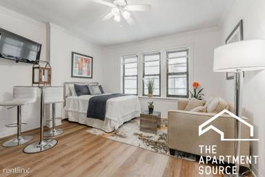 Main picture of 1940 N Lincoln Ave