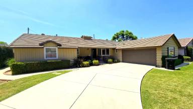 Main picture of 1033 S Rimsdale Dr