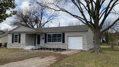 Main picture of 1000 N 61st St