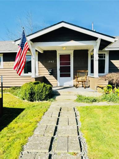 Main picture of 1542 S Oakes St