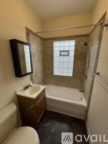 Main picture of 2440 N Hamlin Ave