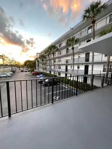 Main picture of 9235 SW 8th St