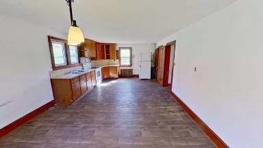 Main picture of 2422 Bridgeview Rd