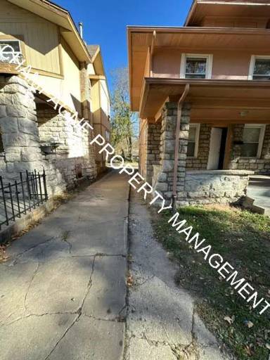 Main picture of 2463 Denver Ave