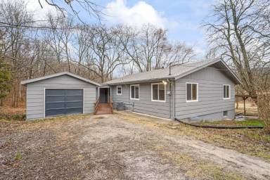 Main picture of 625 E 1450 Rd