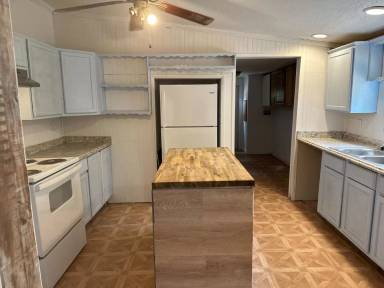 Main picture of 202 Oakwood Dr