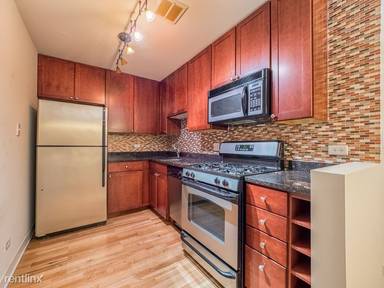 Main picture of 625 W Wrightwood Ave Apartments