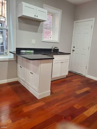 Main picture of 142 Gove St