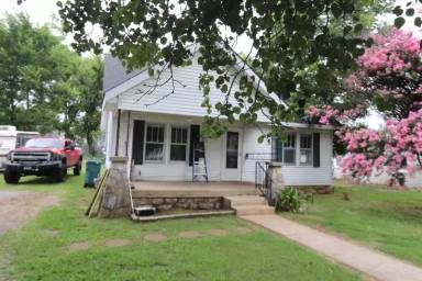 Main picture of 413 Fairview Ave