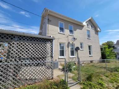 Main picture of 2322 W Chestnut Ave