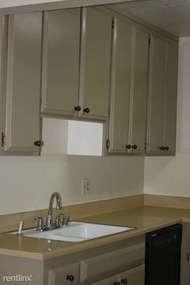 Main picture of 3325 Montrose Ave