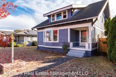 Main picture of 107 Grover St
