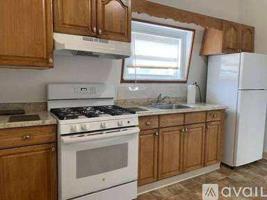 Main picture of 25 Clinton St