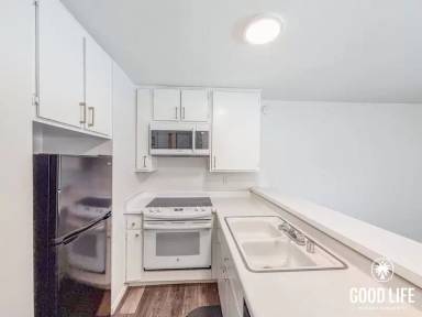 Main picture of 4600 Lamont St