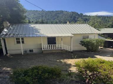 Main picture of 4841 Siskiyou Ave
