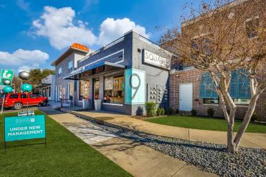 Main picture of 315 S Locust St