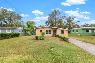 Main picture of 4442 Bessie Cir W