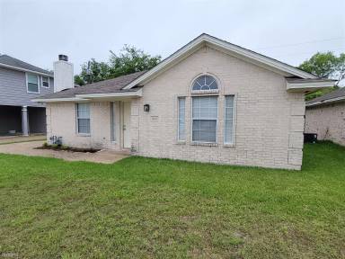 Main picture of 806 Nimitz St