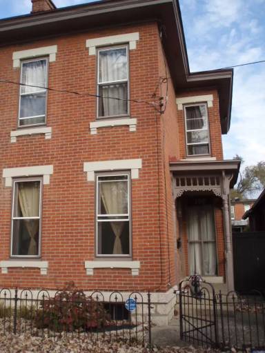 Main picture of 744 Mohawk St