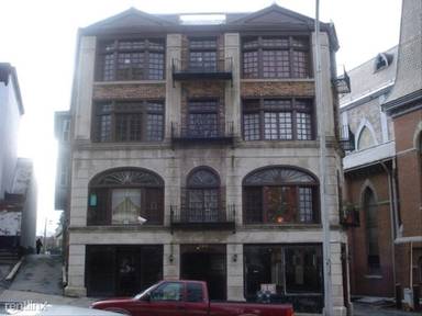 Main picture of 604 State St