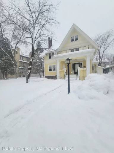 Main picture of 2415 E 2nd St