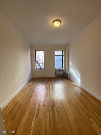 Main picture of 240 E 83rd St