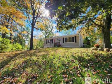 Main picture of 4 Simmons Ct