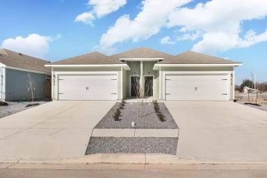 Main picture of 636 Heathers Way