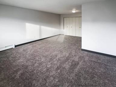 Main picture of 2010 10th Ave E