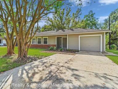 Main picture of 304 Gardenia St