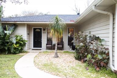 Main picture of 444 Gerona Rd