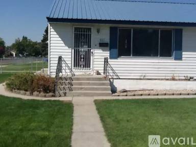 Main picture of 102 Parkhurst Dr